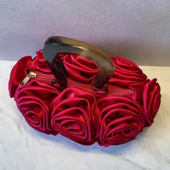 👛Hot Pink Satin Roses Evening Bag - Picture 4 of 11